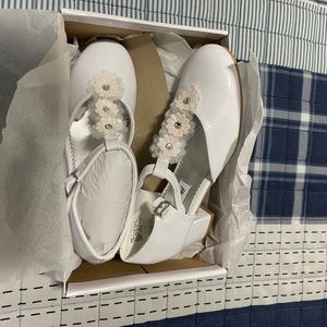 Girls dress shoes size 4+M